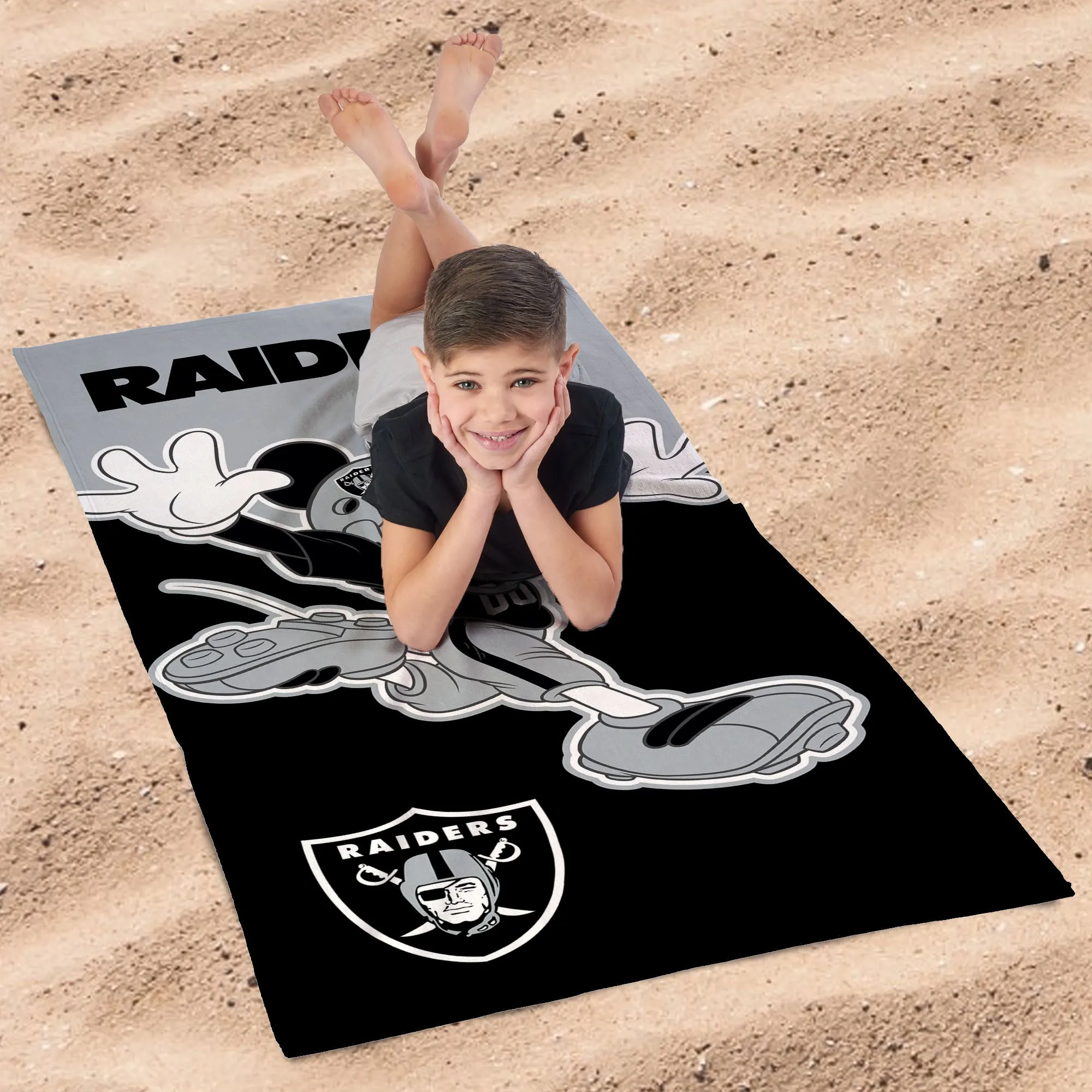 Disney NFL Las Vegas Raiders Mickey Splash Hugger Beach Towel Set