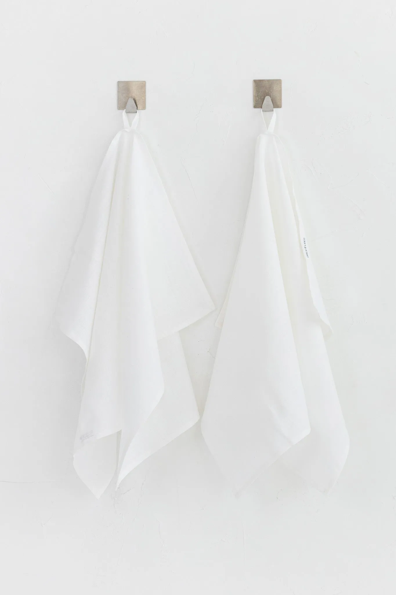 Set Of 2 Linen Tea Towels In White